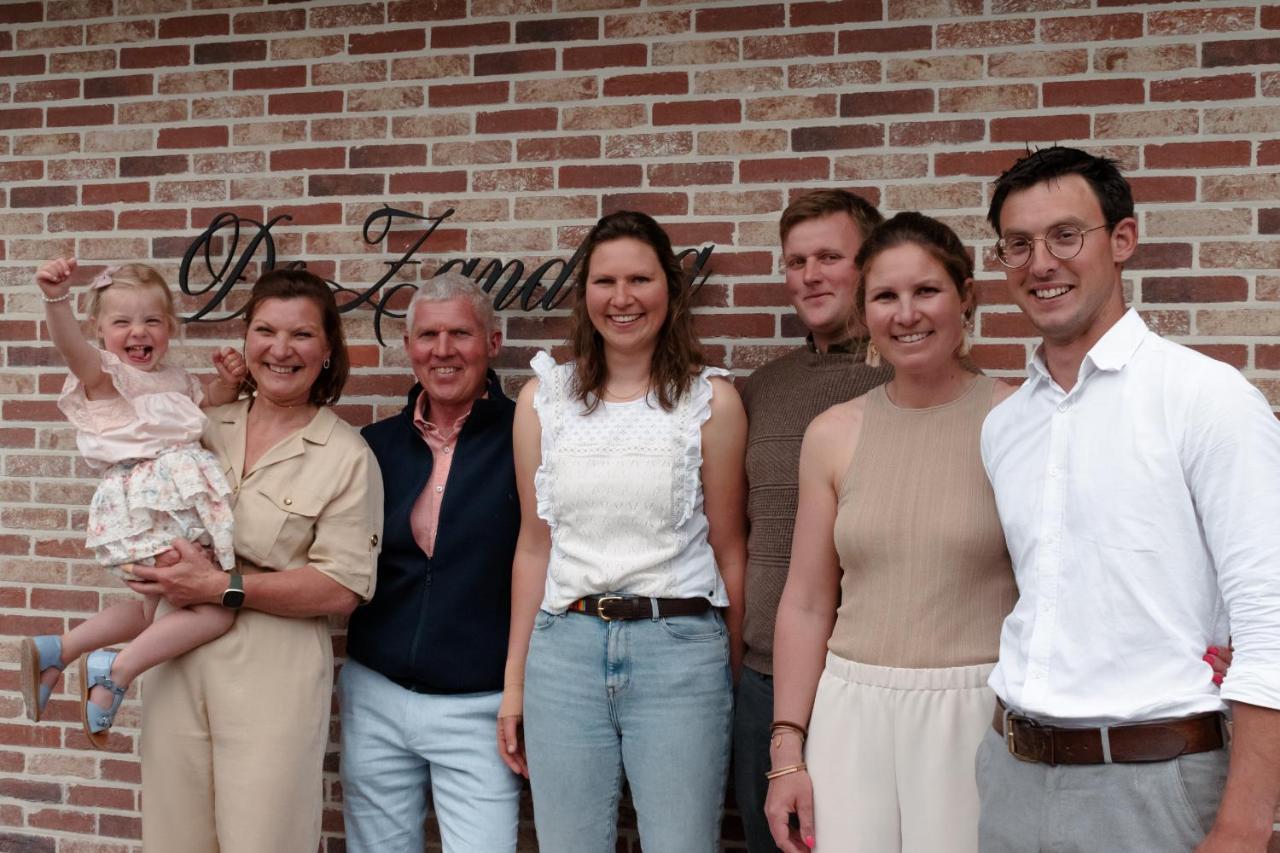 Vakantiehoeve 'De Zandrug' Stekene エクステリア 写真